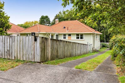 /international/nz/5-glenpark-avenue-westown-new-plymouth-380066098283/