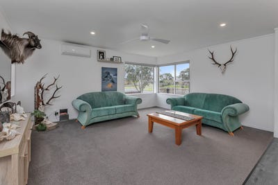 /international/nz/11-tamingi-street-ruakaka-whangarei-380066178594/