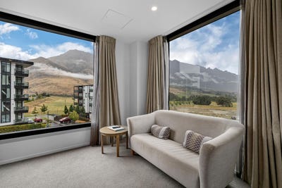 /international/nz/209-door-214-wyndham-garden-hotel-32-red-oaks-dr-frankton-hamilton-city-380066093903/