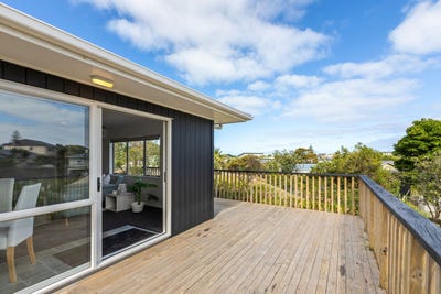 /international/nz/otaki-beach-kapiti-coast-380066116939/
