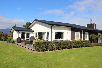 /international/nz/72-snodgrass-road-westport-buller-380066117610/