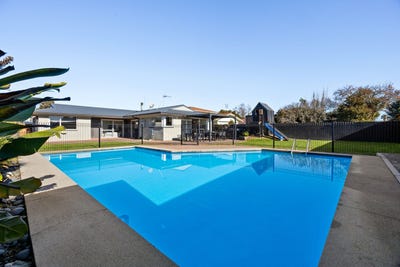 /international/nz/27-glen-lynne-avenue-queenwood-hamilton-city-380066168837/
