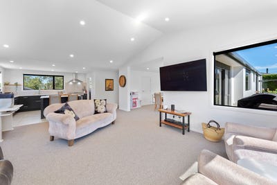 /international/nz/5a-b-george-street-gore-southland-380066106587/