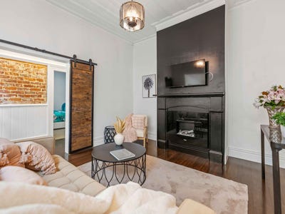 /international/nz/serpentine-avenue-dunedin-central-dunedin-city-380066107378/
