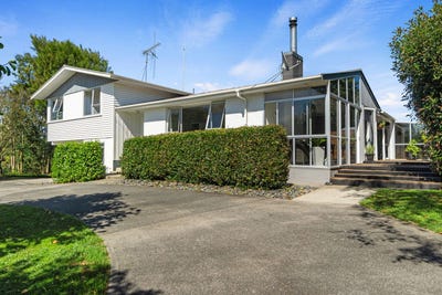 /international/nz/whites-road-putaruru-waikato-380066082641/