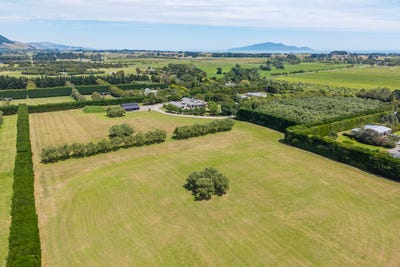 /international/nz/134-te-waka-road-te-horo-kapiti-coast-380066090900/