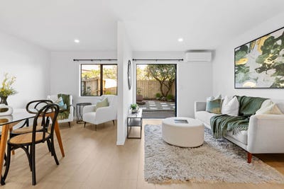 /international/nz/70-fernhill-way-oteha-north-shore-city-380066177356/