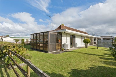 /international/nz/48-hakanoa-street-huntly-waikato-380066115589/