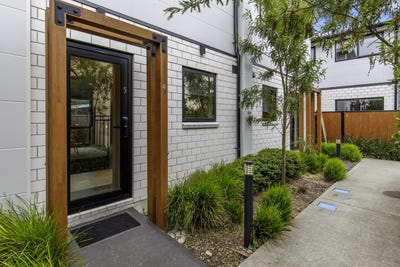 /international/nz/4-johnston-grove-taita-lower-hutt-city-380066115933/