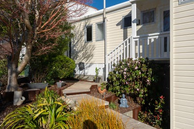 /international/nz/5-kingsbridge-place-newlands-wellington-city-380066180482/