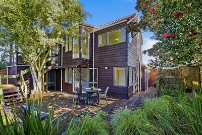 /international/nz/1-aramoana-avenue-devonport-north-shore-city-380066076751/
