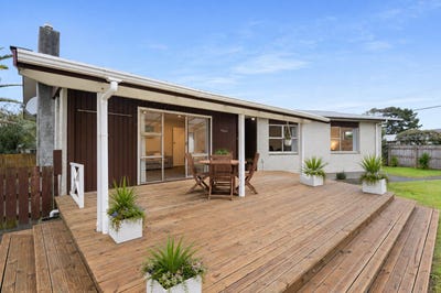 /international/nz/57-martin-road-paraparaumu-beach-kapiti-coast-380066168647/