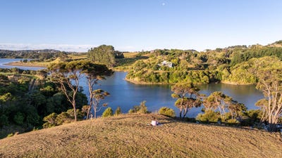 /international/nz/29-ruruhi-street-raglan-waikato-380066102325/