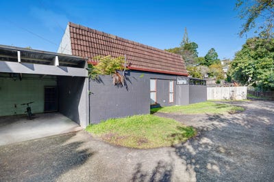 /international/nz/21-ayton-drive-totara-vale-north-shore-city-380066174812/