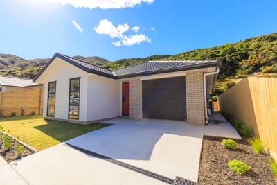/international/nz/130-silverstream-road-crofton-downs-wellington-380066094473/