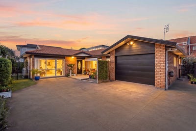 /international/nz/orewa-rodney-380066178689/
