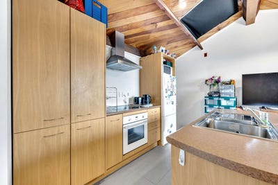 /international/nz/220-thorndon-quay-thorndon-wellington-city-380066120701/