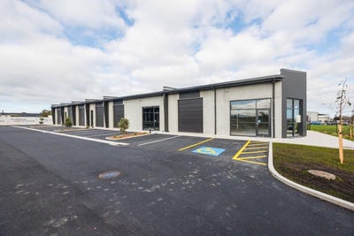 /international/nz/14-wairaka-place-milson-palmerston-north-city-380066147515/