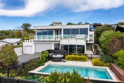 /international/nz/42b-marama-crescent-mount-pleasant-christchurch-city-380066182863/