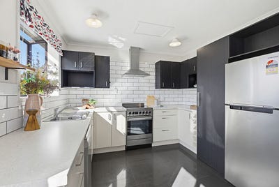 /international/nz/3-tedder-way-karori-wellington-city-380066096045/