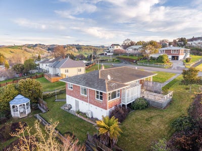 /international/nz/12-lark-street-taihape-and-surrounds-rangitikei-380066165449/