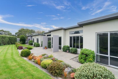 /international/nz/44-glenroy-park-drive-waikiwi-invercargill-city-380066098219/