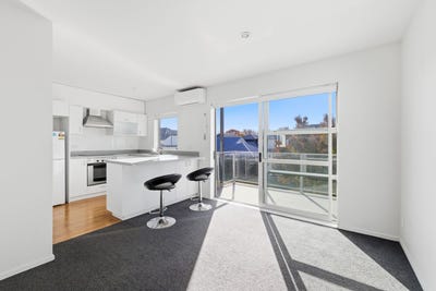 /international/nz/caledonian-road-saint-albans-christchurch-city-380066104004/