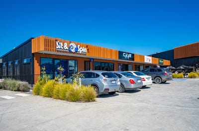 /international/nz/lake-terrace-wharewaka-taupo-380066135525/
