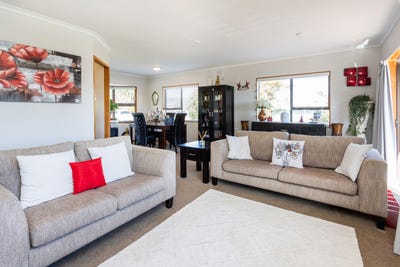 /international/nz/1-7-gerald-stokes-avenue-helensville-rodney-380066183653/
