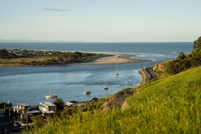 /international/nz/4-emily-heights-moncks-bay-christchurch-city-380066094965/
