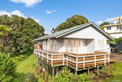 /international/nz/38-sergeant-road-awhitu-franklin-380066086786/