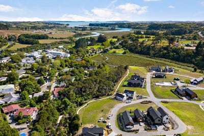 /international/nz/8-hirere-road-whitford-manukau-city-380066078499/