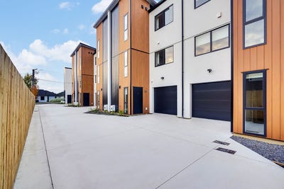 /international/nz/hamilton-east-hamilton-city-380066112334/