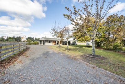 /international/nz/363-brandon-hall-road-bulls-rangitikei-380066098763/