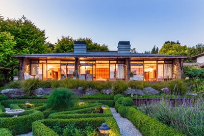 /international/nz/acacia-bay-taupo-380066135402/
