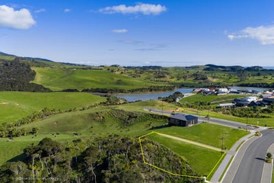 /international/nz/154-rangitahi-road-raglan-waikato-380066105203/