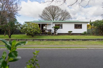 /international/nz/14-te-ana-place-lynmore-rotorua-380066178748/