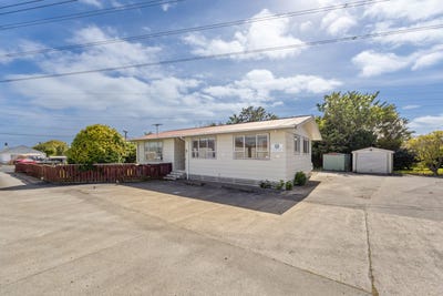 /international/nz/saxton-road-upper-vogeltown-new-plymouth-380066091003/