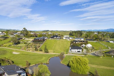 /international/nz/32-golf-view-close-blenheim-central-marlborough-380066093463/