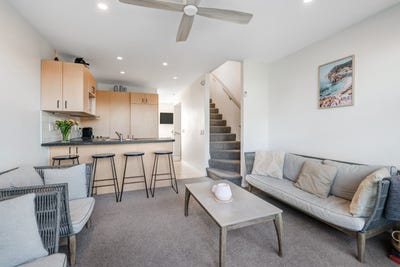 /international/nz/orewa-rodney-380066107504/