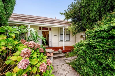 /international/nz/7-murraee-street-wairoa-hawkes-bay-380066107045/