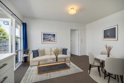 /international/nz/new-lynn-waitakere-city-380066093294/