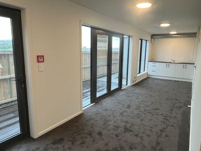 /international/nz/1-lake-bryndwr-lane-burnside-christchurch-city-380066149698/