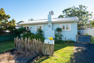/international/nz/9-kuku-street-te-awanga-hastings-380066107902/