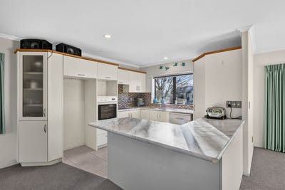 /international/nz/15-saxon-woods-drive-rototuna-north-hamilton-city-380066168731/