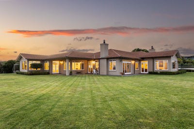 /international/nz/119-eskridge-drive-bay-view-napier-city-380066108248/