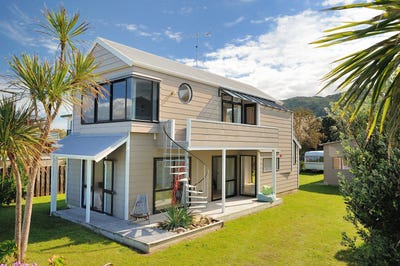 /international/nz/23-judges-parade-mahia-wairoa-380066089802/