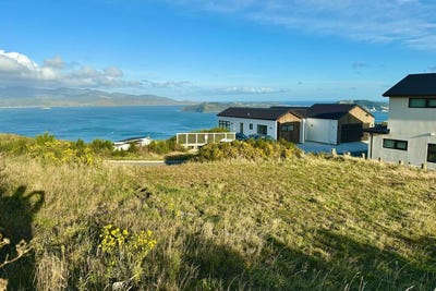/international/nz/20-boeing-way-newlands-wellington-city-380066090654/