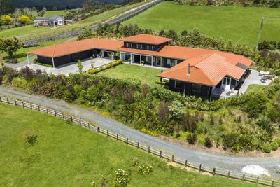 /international/nz/10-bridle-way-hunua-franklin-380066118809/