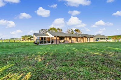/international/nz/12-carrol-street-riverton-southland-380066168221/